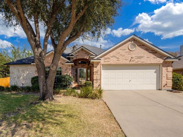 660 Chestnut Ln — Commons At Willow Creek