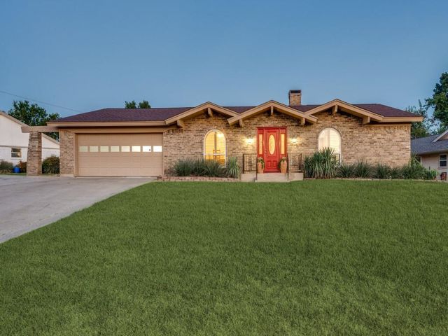 6316 Tosca Dr — Diamond Oaks East Add