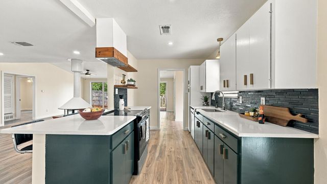1206 Foster Ln — Roselawn 04