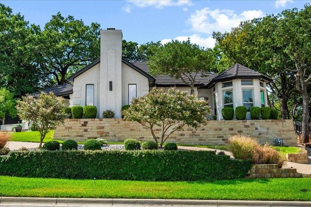 3908 Woodstock Dr — Windview Add