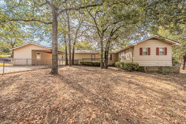 1812 Highland Dr E — Highland Terrace Mobile Hm Park