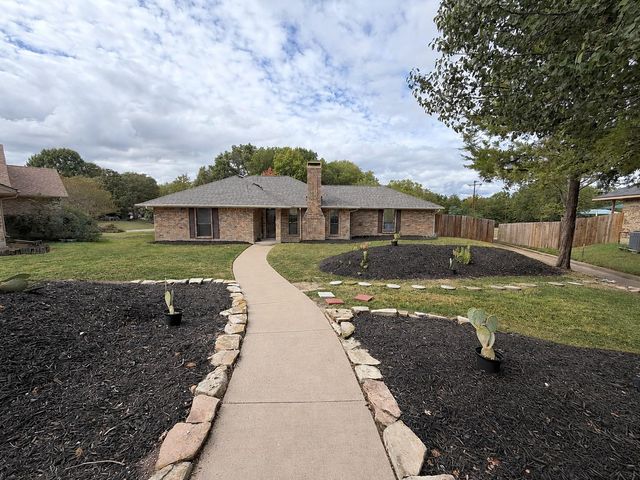 219 N Beltwoods Dr — Beltwoods