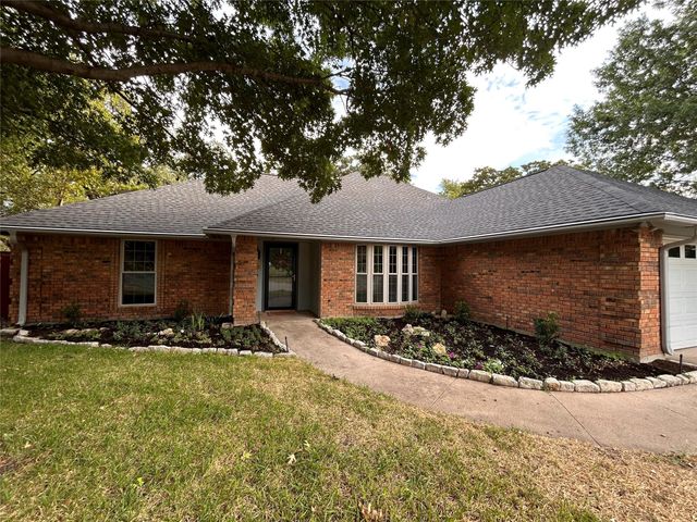 8951 Hialeah Cir N — Flamingo Estates Add