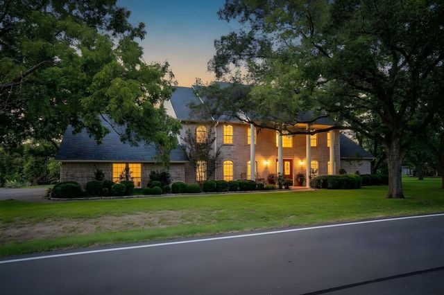 8412 Ravenswood Rd — Pecan Plantation