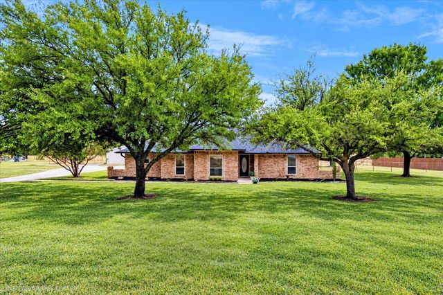 1694 Betts Ln — Prestonview Estates Ph 1