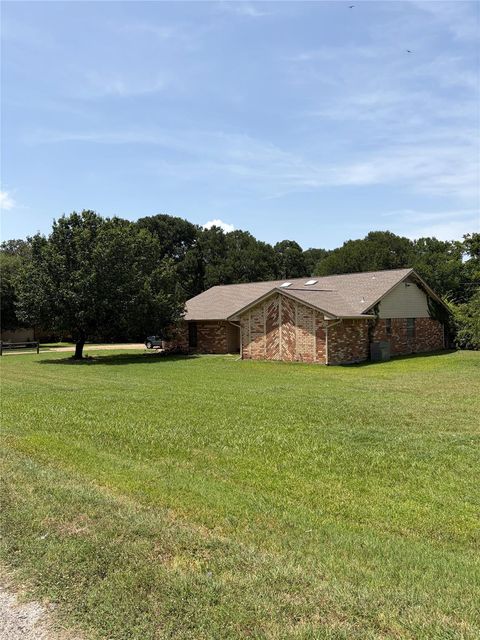 200 Windridge Trl — Oak Park Estates