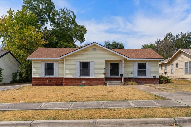 3513 Meadow Oaks Dr — Haltom Acres Add