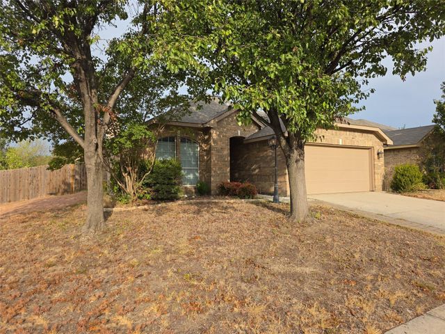 601 Crestview Ct — Whisperwood Estates Add
