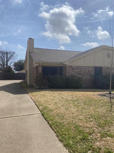 5730 Cancun Dr — Holiday West Add