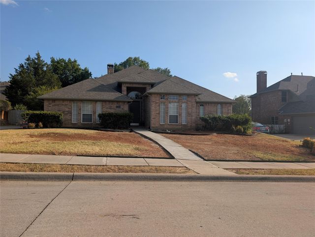 310 Chisholm