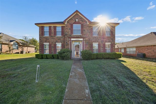 1203 White Dr — Waterford Oaks Ph 01