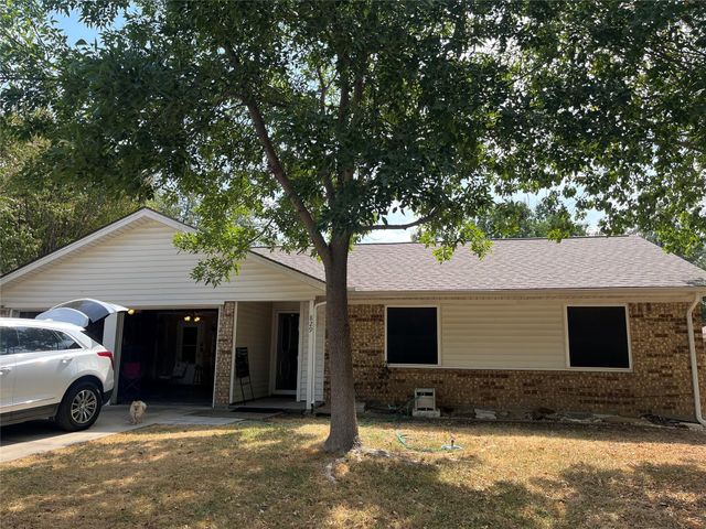 829 Mustang Dr — Saginaw West Estates
