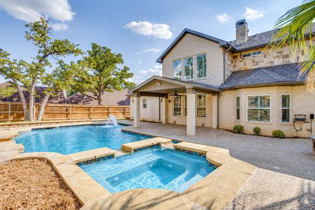 908 Bridle Path — Castle Hill Estate Ph 01