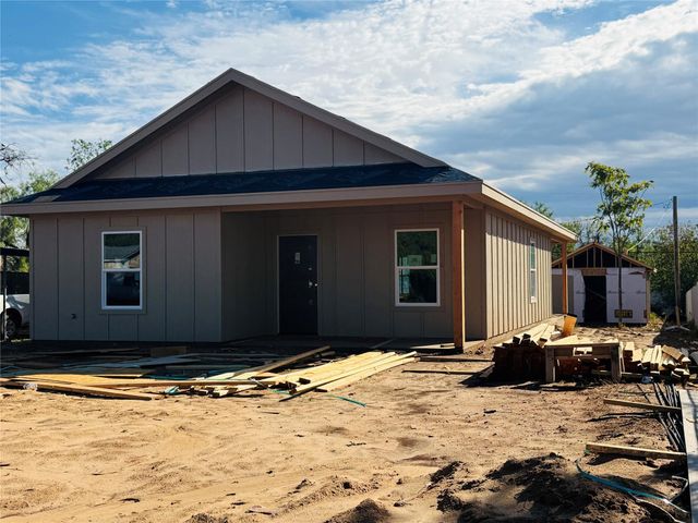 1349 Pecan St — 85100.5B