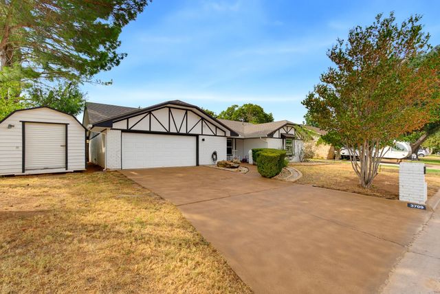 3709 Westchester Dr — Royal Crest