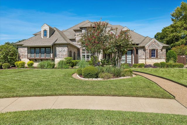 1417 Kaitlyn Ln — Twin Lakes Add
