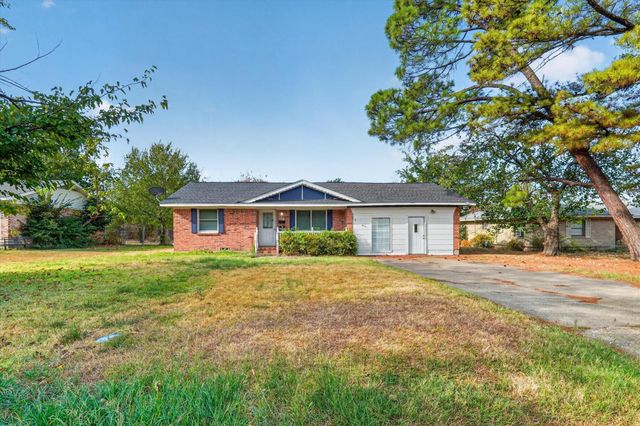 821 Circle Dr — Stocks 2nd-Blk 600