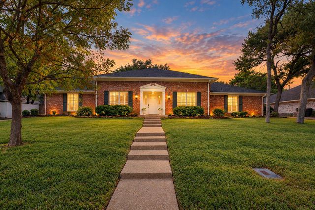 202 Trailview Dr — West Woodway Estate