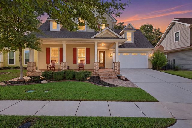424 Village Way — Argyle Town Village