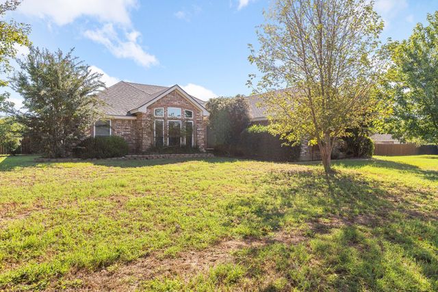 2609 Castle Rd — Saddle Hills Estate Ph 01