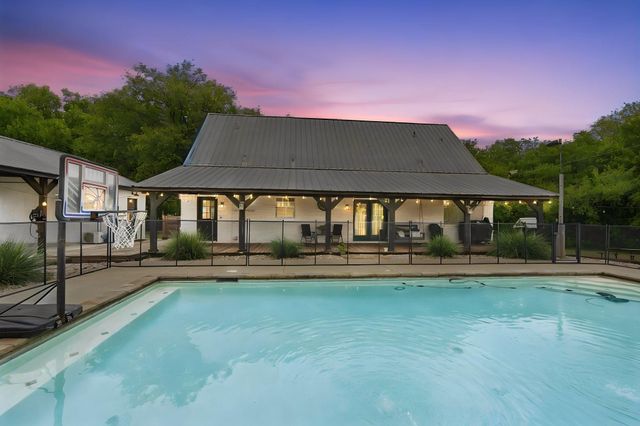 3410 Skinner Rd — R A Wyatt Hillcreek Estates