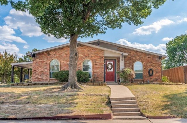700 Nora Ln — Western Hills Estates