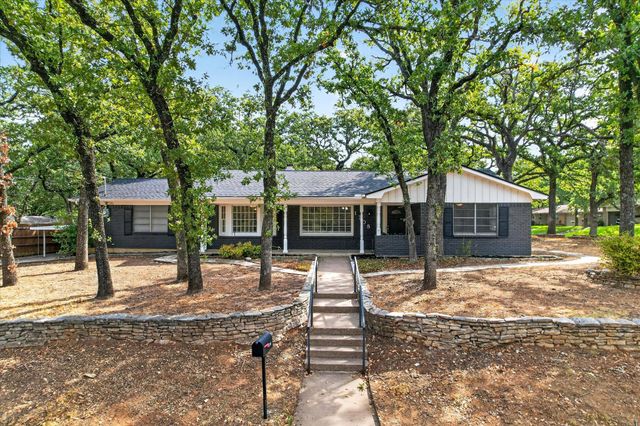 1708 Cimarron Trl — Shady Oaks Add