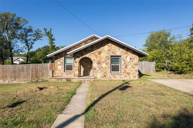 709 N Rusk St — Britton