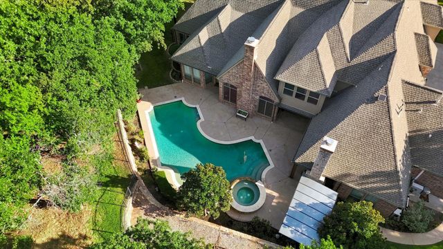 686 Knob Hill Ct — Estates Of Pilot Knob Ph 1