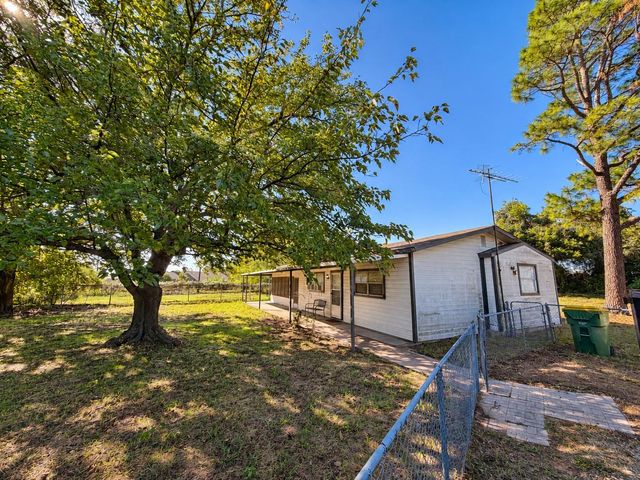 3048 Green Meadows Rd — Green Meadows