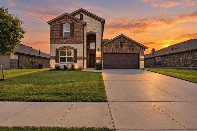 1332 Foxglove Ln — Mistletoe Hill Ph VI & Vii