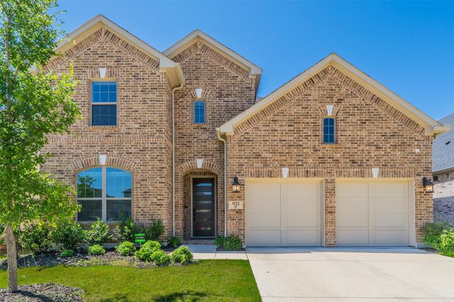921 Bayberry