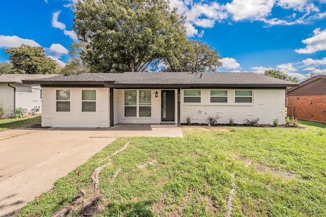 404 Simmons Dr — Anderson-Hurst Add