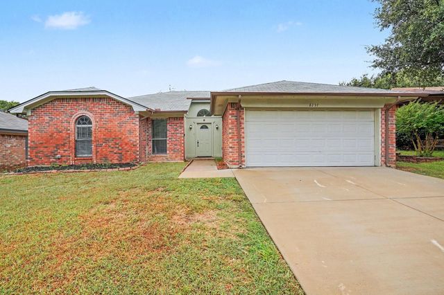 8237 Lara Ln — Foster Village Add