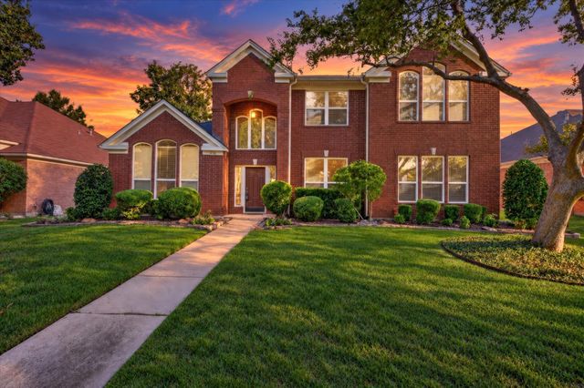 448 Halifax Dr — Devonshire