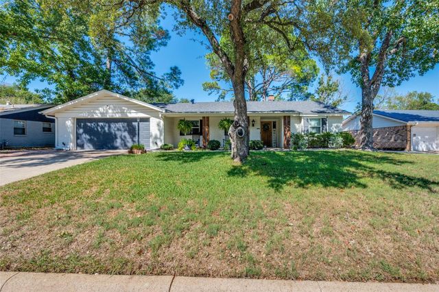 820 Overhill Dr — Lucas Estates Add