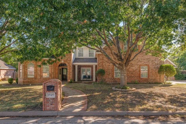 1949 Cynthia Ct — Oldham Forbes Estates