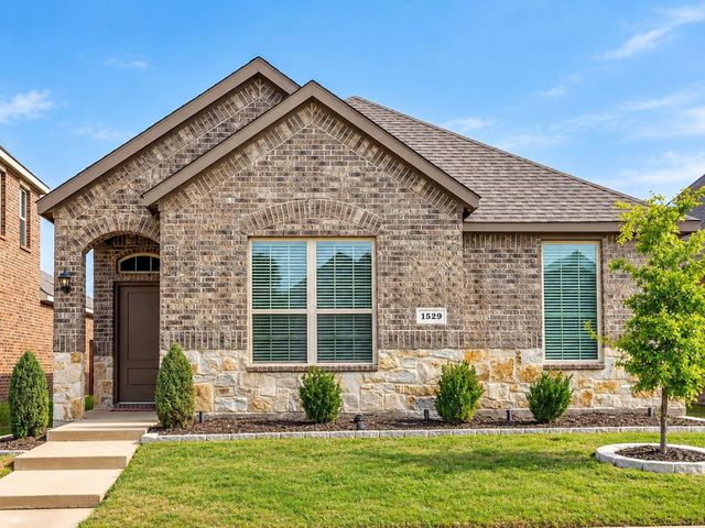 1529 Bennington Ln — Homeplace At The Columns, The