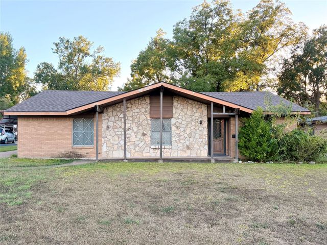 813 Circle Dr — Stocks 2nd