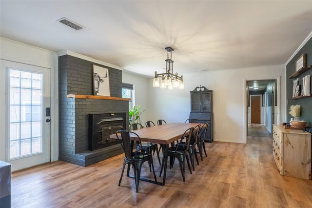 117 County Road 661 — CHARLTON COLE