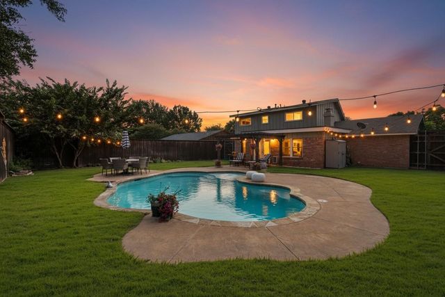 7917 Donegal Ln — Emerald Hills Add