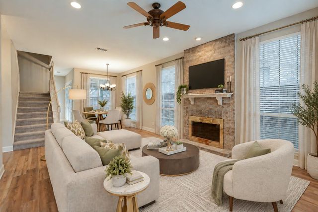 649 Raintree Cir — Raintree Village
