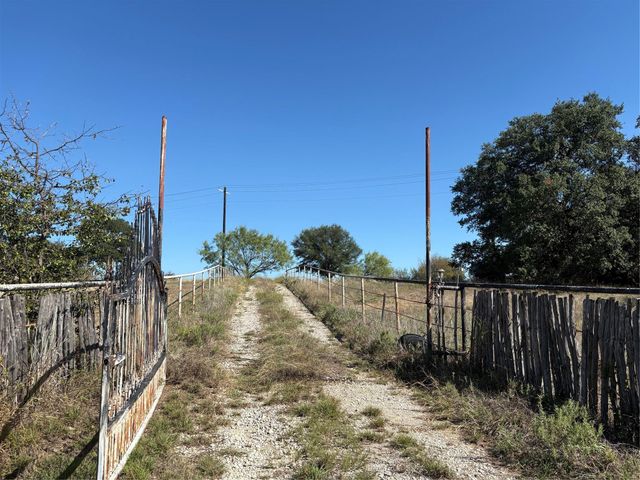 104 Russell Bend Rd — Graves Acres Sub