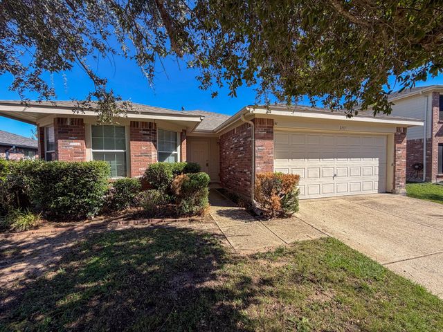 2111 Southridge Ln — Pebblebrook South Ph I
