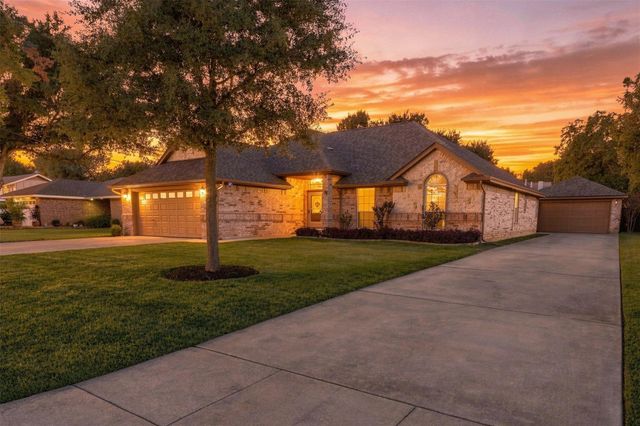 7713 Buck St — Hewitt Estates Add