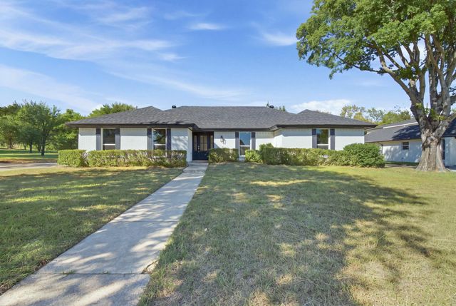 316 Oak Valley Dr — Oak Crest Hills
