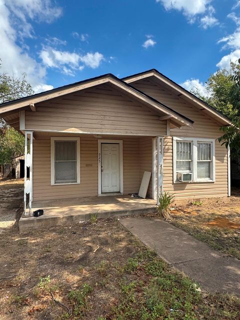 925 Peach St — Cowden Heights