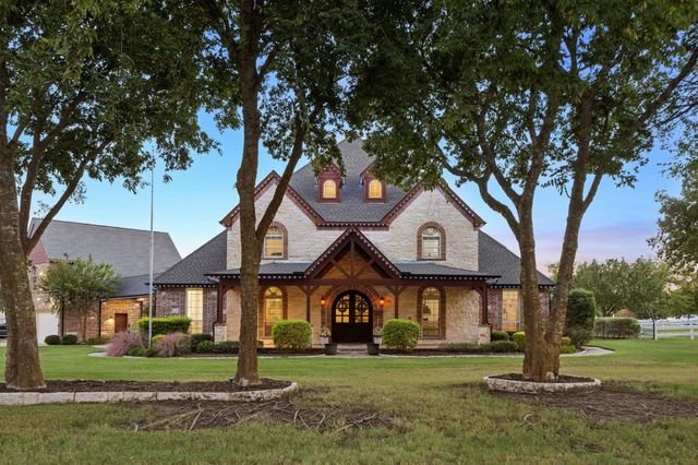 465 Equestrian Dr — Equestrian Meadows