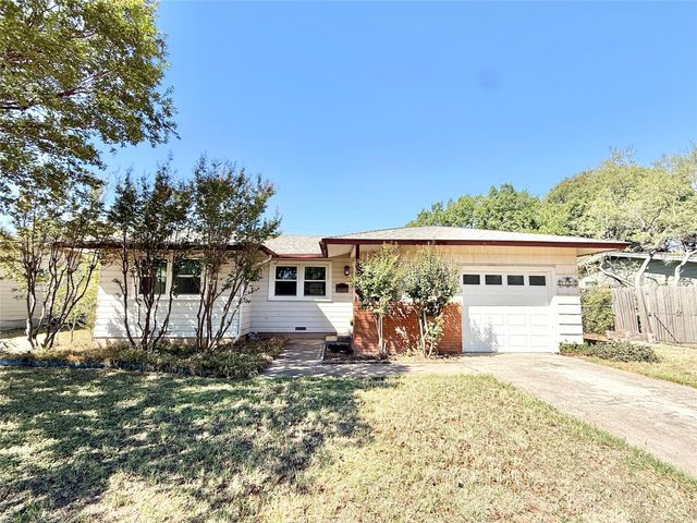 2102 Ballinger St — Southwest Park