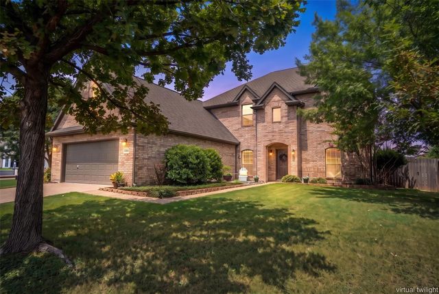 304 Creekside Trl — Country Lakes